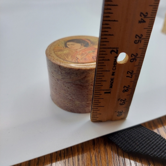 Vintage Stone Trinket Box with Young woman signed Hehel - Picture 4 of 10